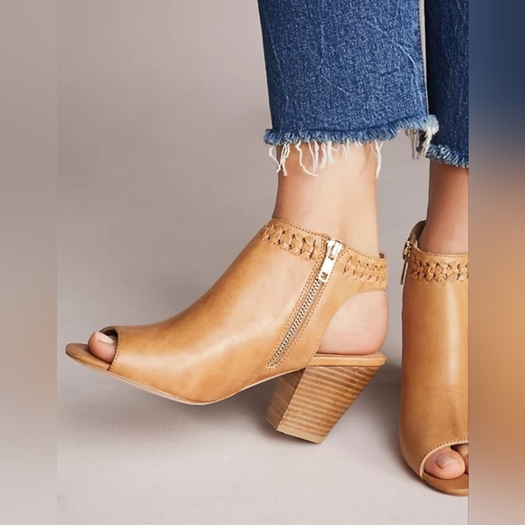 Fabianelli Shoes - Fabianelli Cognac Ankle Booties with Chunky Heel and Crisscross Detail